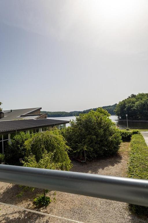 Logis Hotel du Lac Neuvic  Buitenkant foto