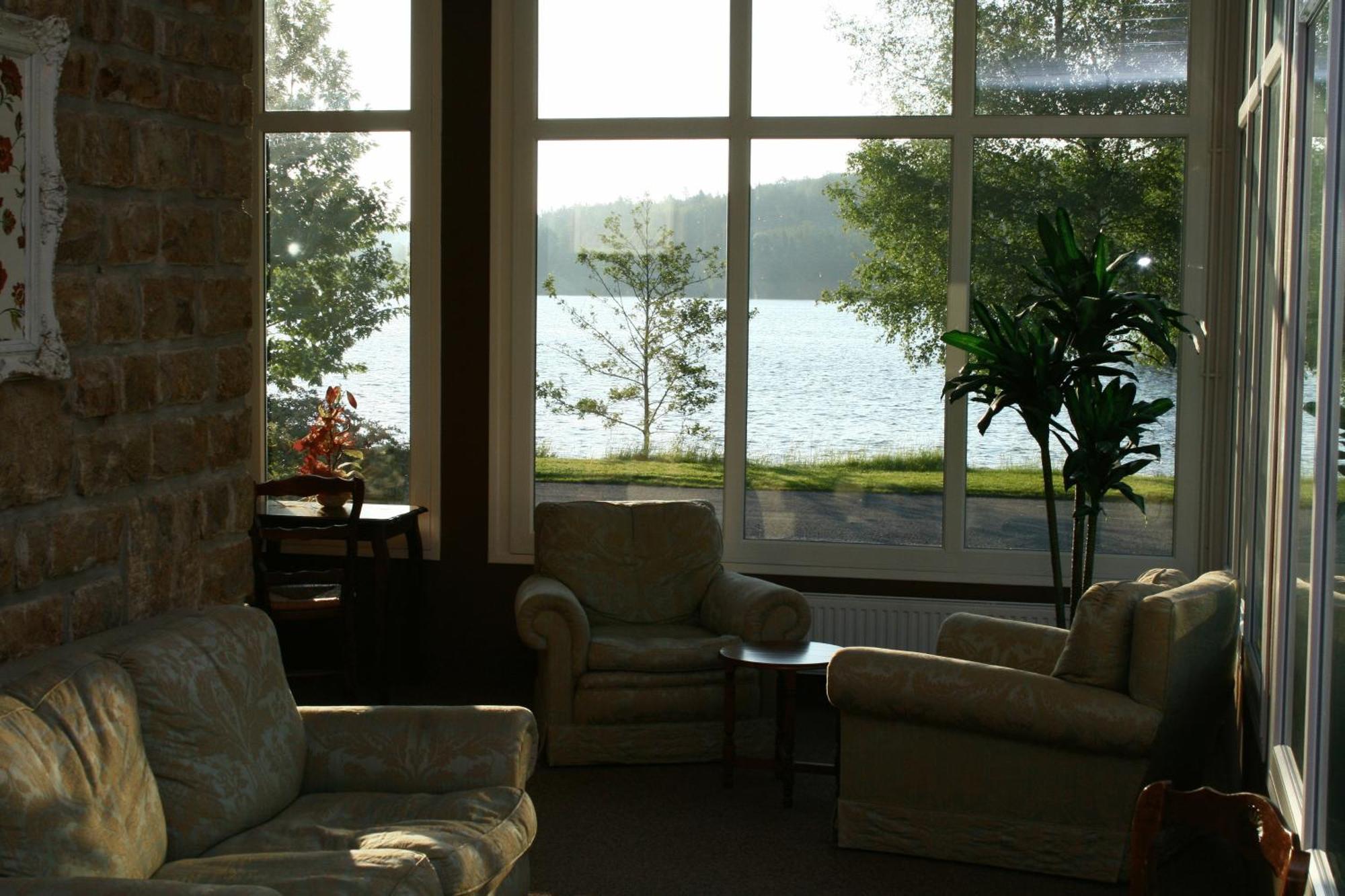 Logis Hotel du Lac Neuvic  Buitenkant foto