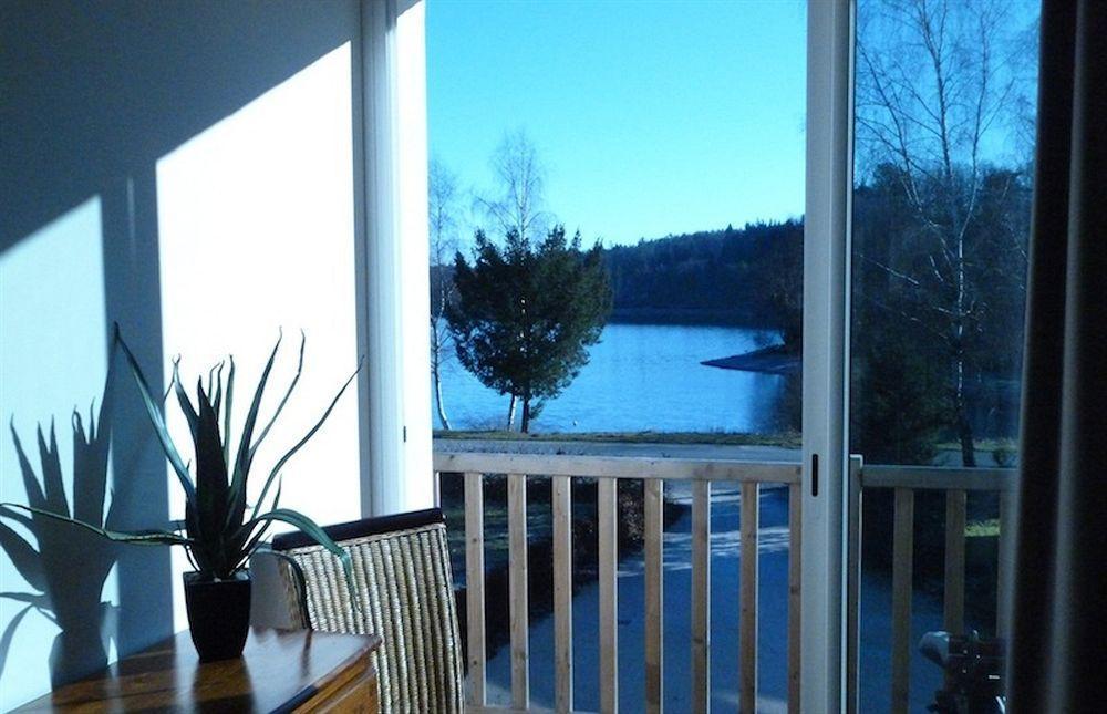 Logis Hotel du Lac Neuvic  Buitenkant foto