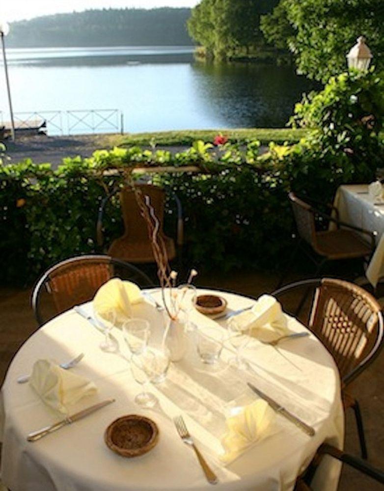 Logis Hotel du Lac Neuvic  Buitenkant foto