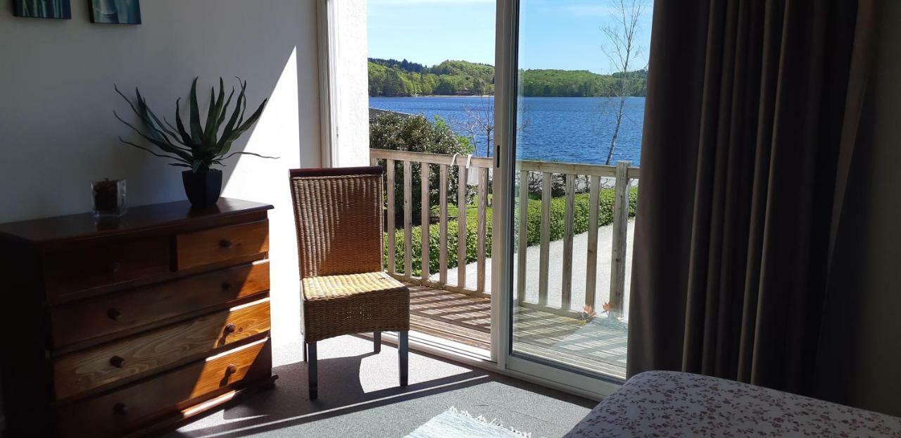 Logis Hotel du Lac Neuvic  Buitenkant foto